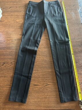NYDJ Women’s Black Slim-Fit Jeans. Two dummy pockets in the front. Slimming.